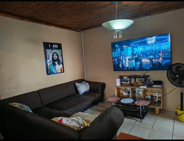 3 BEDROOM HOUSE FOR SALE IN TRENANCE PARK